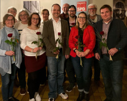 Die Kandidatinnen und Kandidaten der SPD Mellrichstadt für die Stadtratswahl 2026. Foto: Klaus Schemmerling